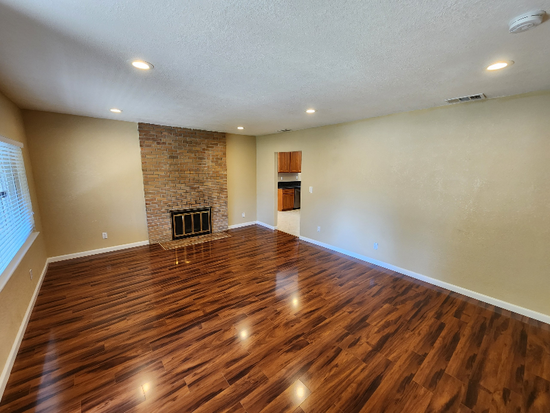 3994 69th St - Photo 2 of 6