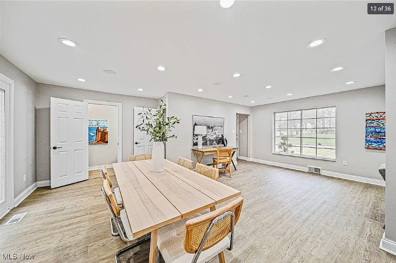 444 Hampshire Rd - Photo 3 of 18