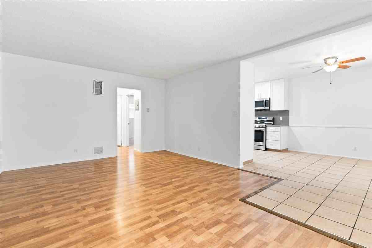 135 South Belmont Street - Photo 5 of 37