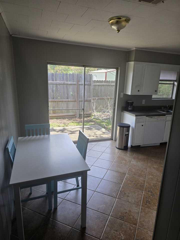 Warren Street Complex - Photo 2 of 9