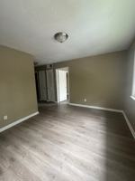 featured image of 2122 Malloy St Apt 8