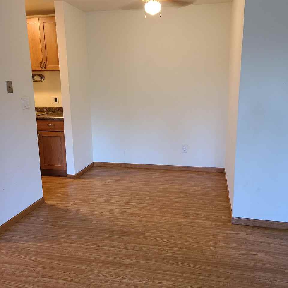 341 East Market Street - Photo 3 of 15