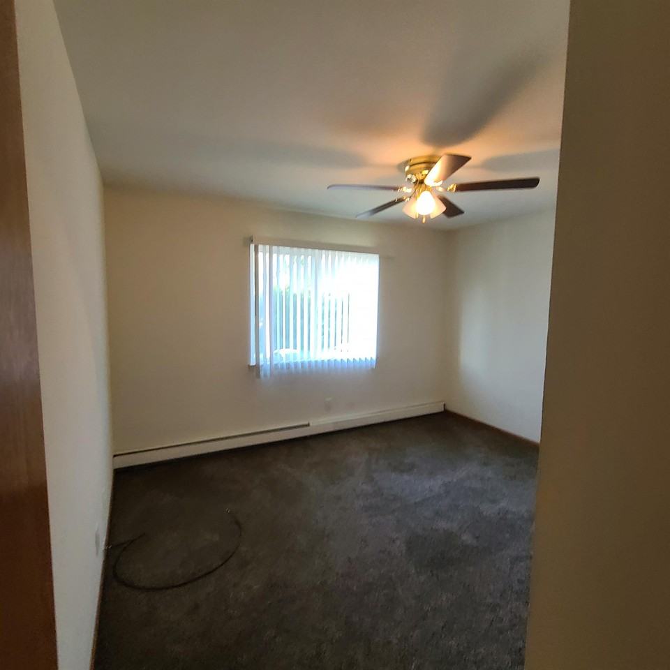 341 East Market Street - Photo 4 of 15