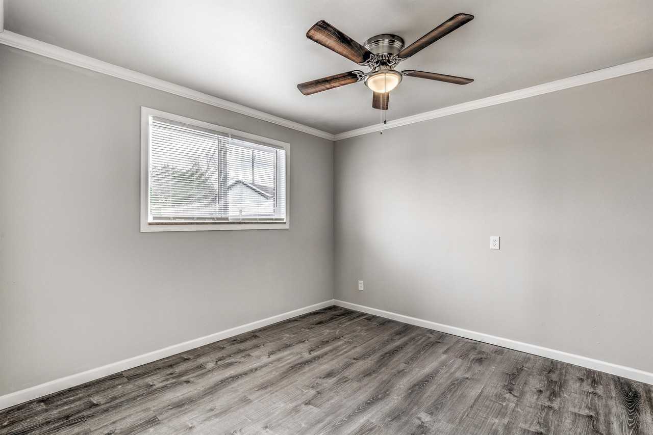 3392 High Ridge Blvd - Photo 3 of 7