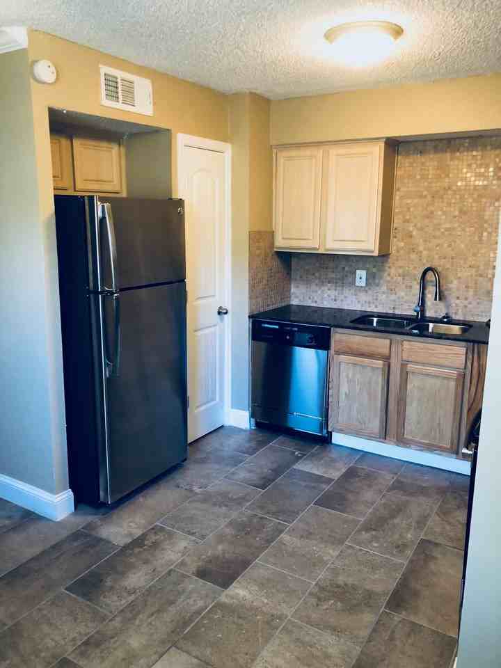 02- Townhomes - - Photo 7 of 38