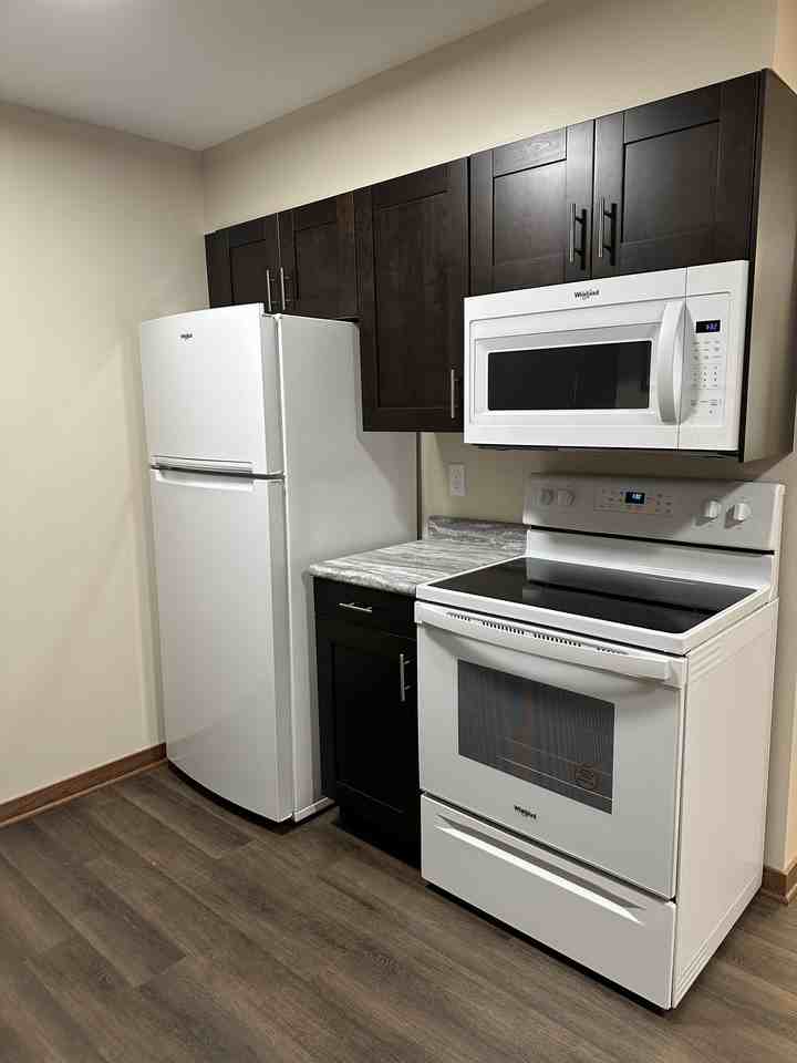 855 Birch - Photo 4 of 18