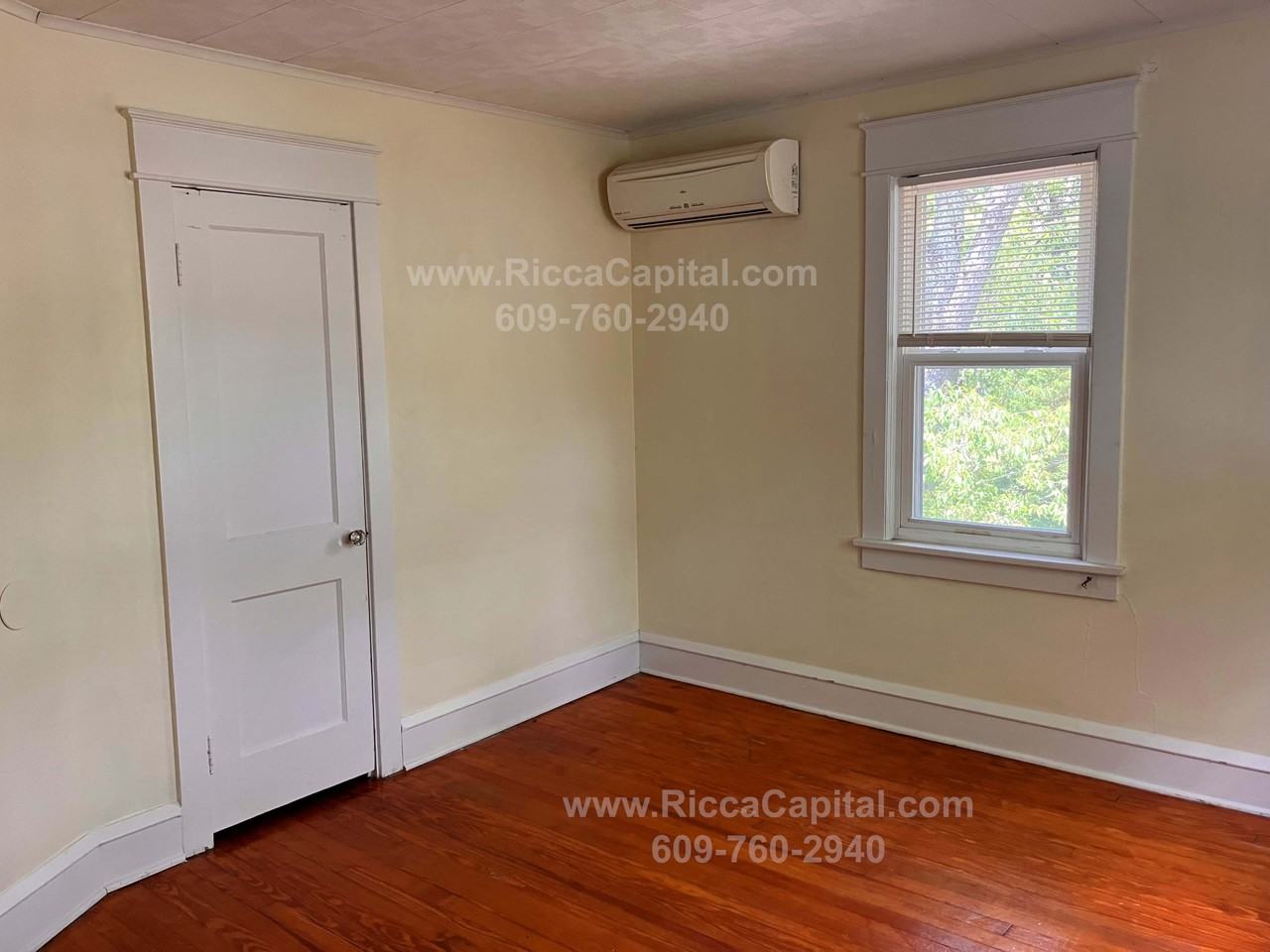 579 Thirteenth - Photo 2 of 8