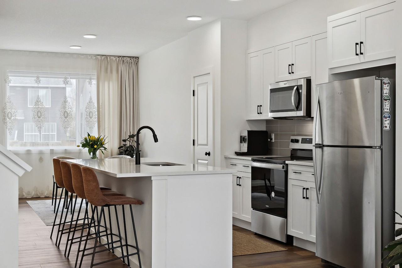 115 Legacy Pass Southeast - Photo 2 of 17