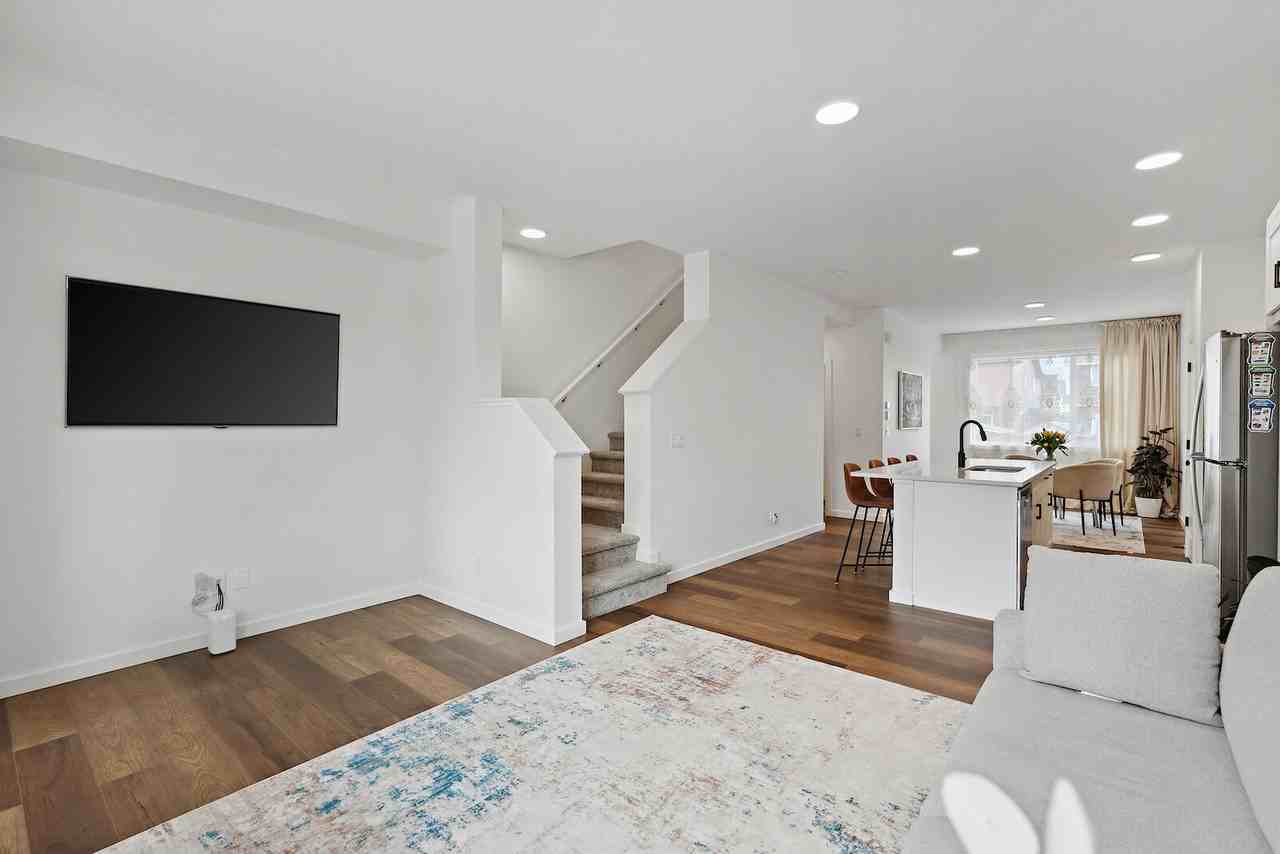 115 Legacy Pass Southeast - Photo 3 of 17