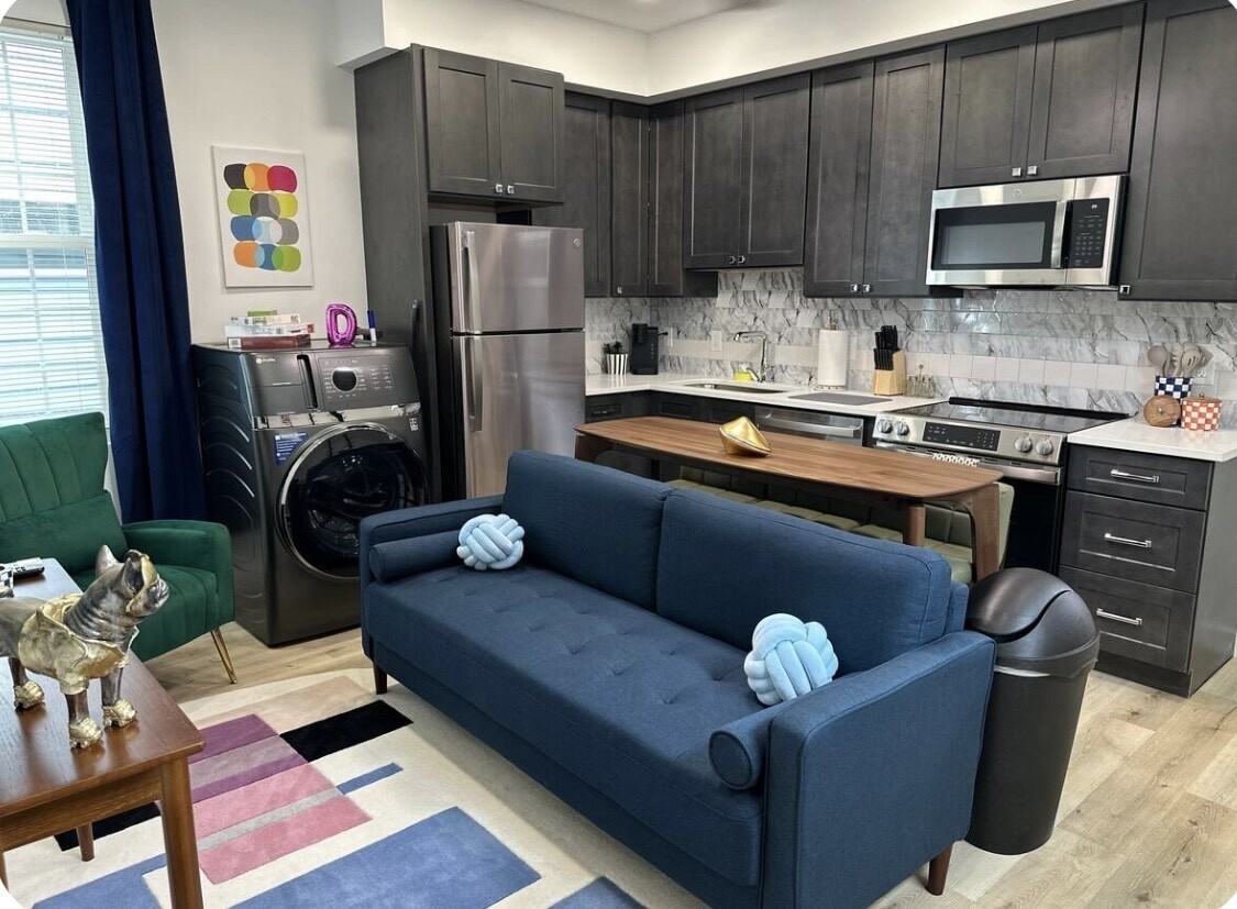 501 Sparella Street - Photo 7 of 22