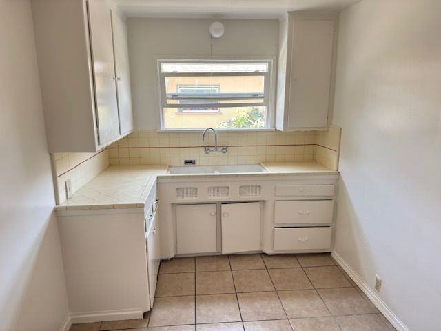 6546 1/2 Specht Ave - Photo 3 of 6