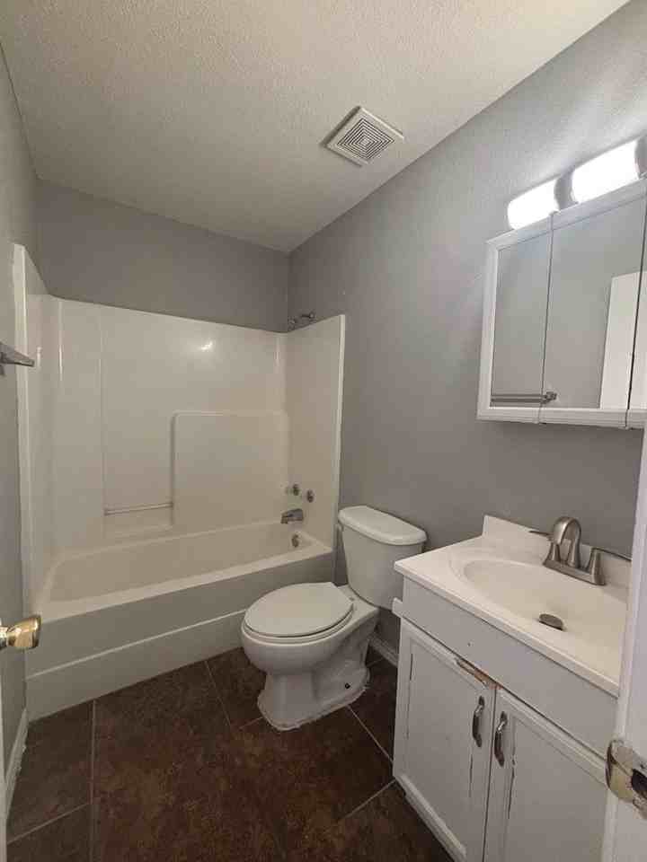 2255 N Veterans Blvd - Photo 6 of 9