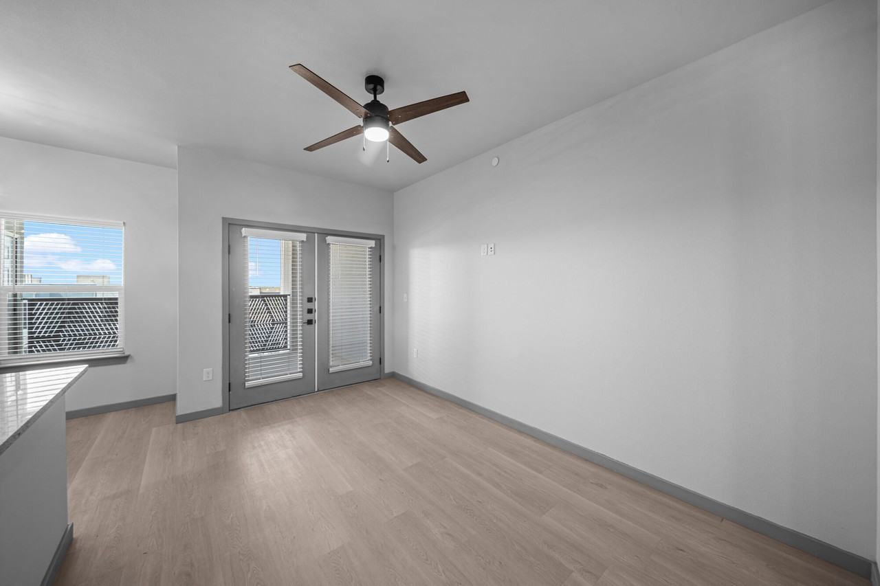 Retreat at Eastlake - Photo 4 of 50