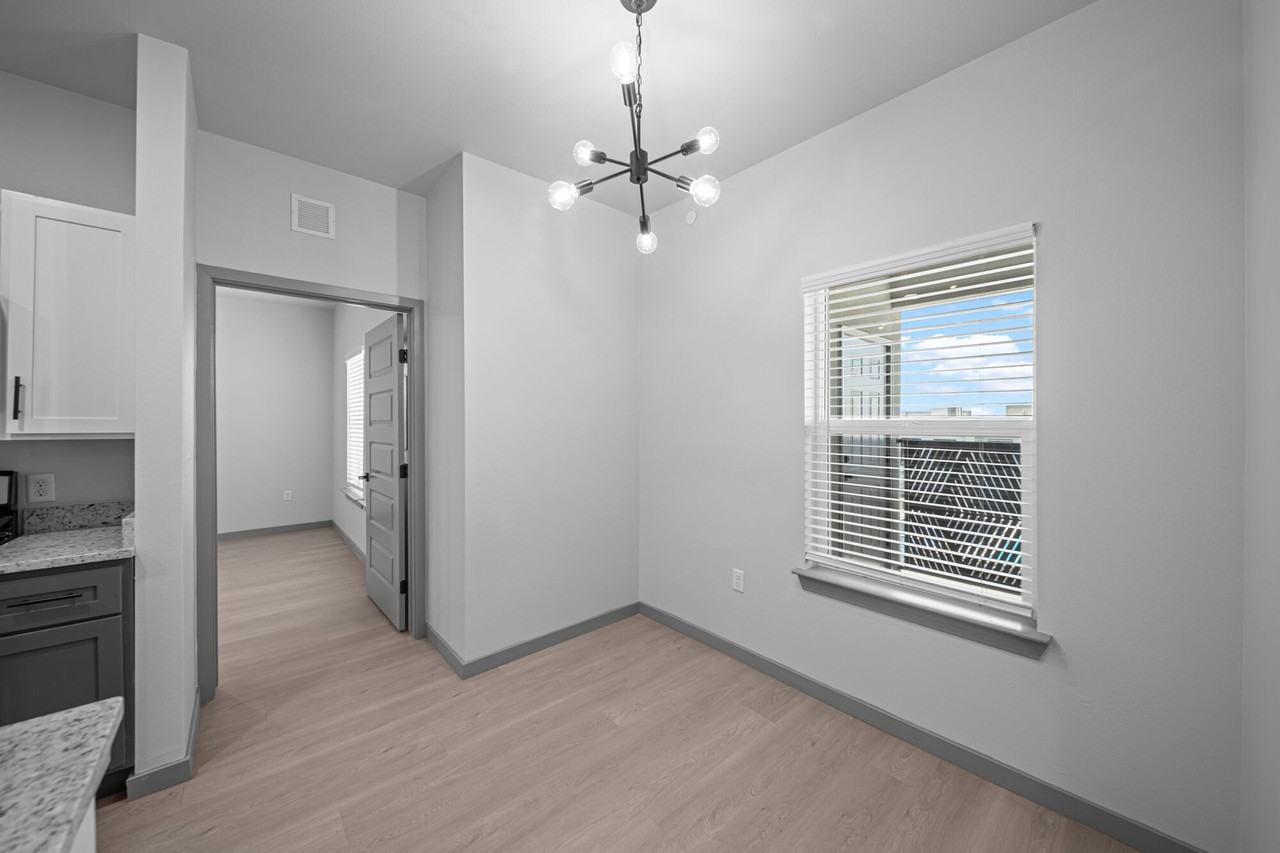 Retreat at Eastlake - Photo 6 of 50