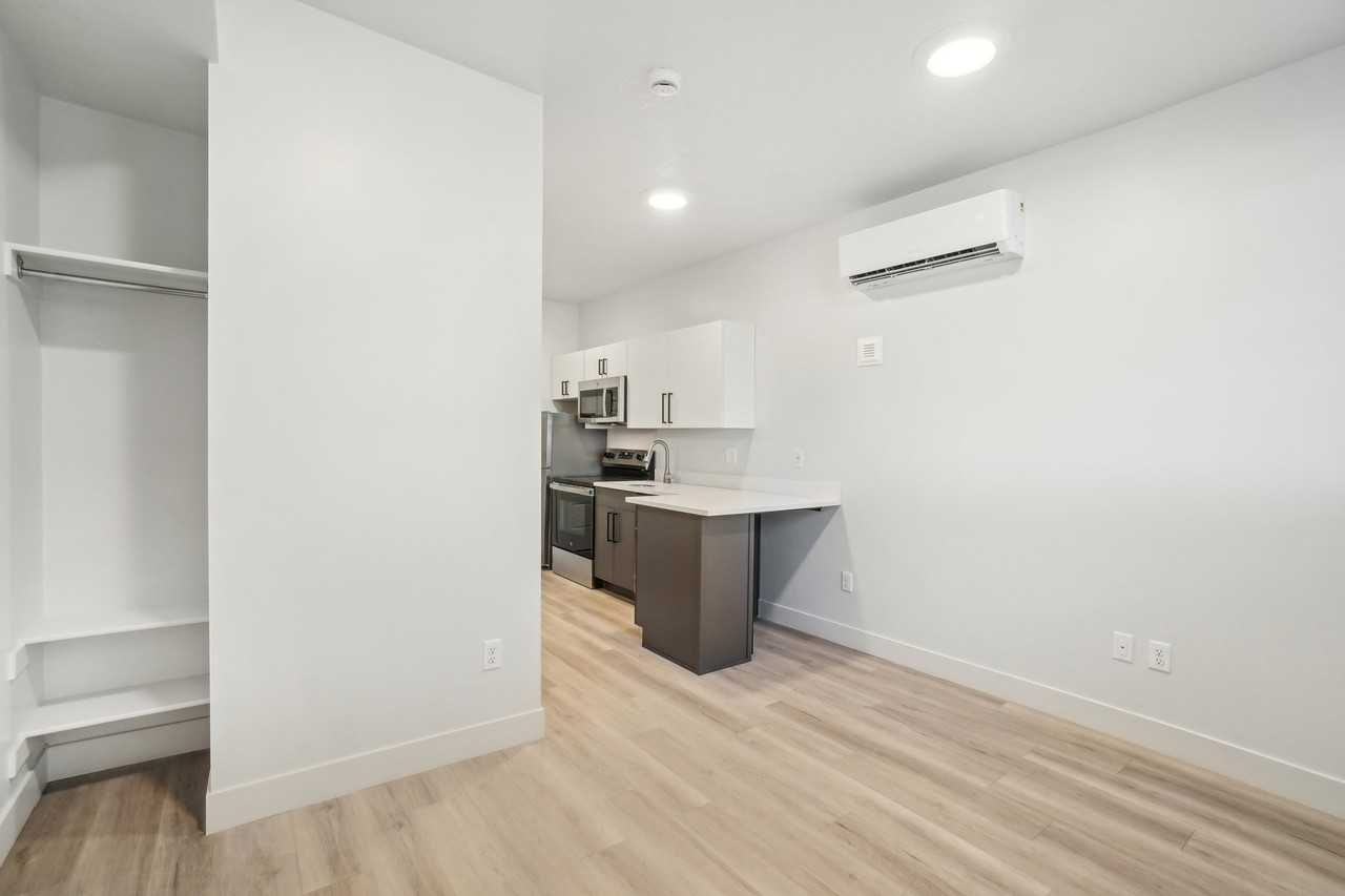 Entry Note Apartments - Photo 6 of 21