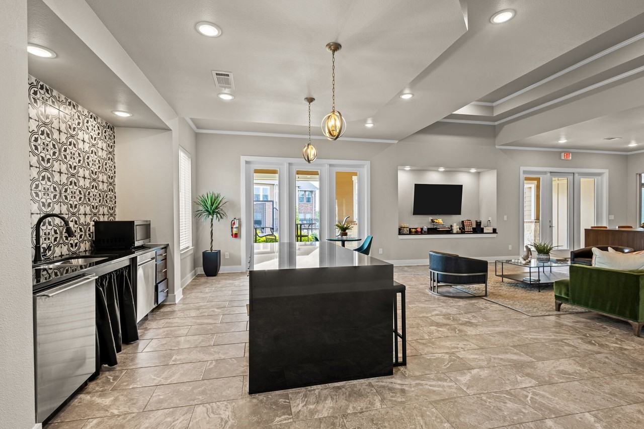 Deer Park - Photo 3 of 38