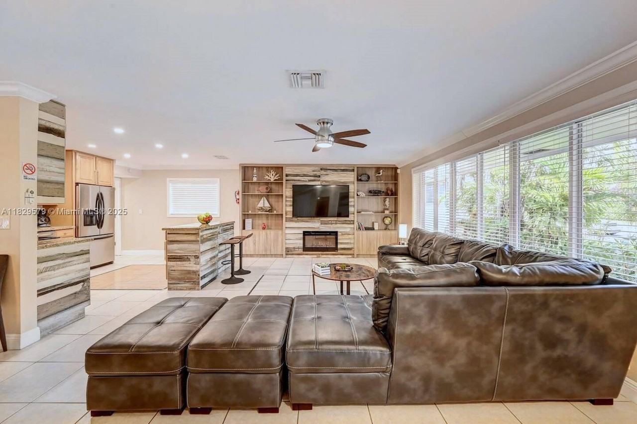 1228 Johnson St - Photo 3 of 40