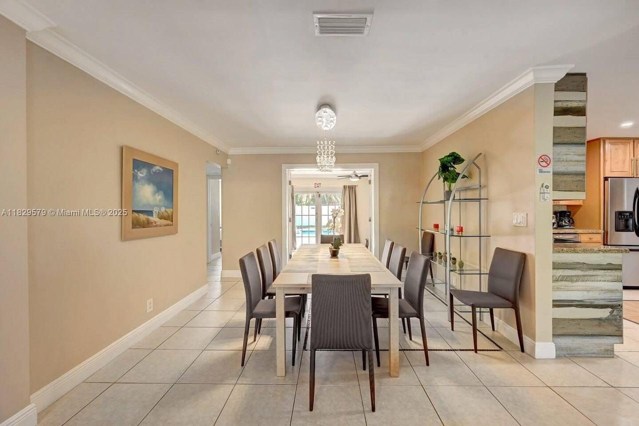 1228 Johnson St - Photo 6 of 40