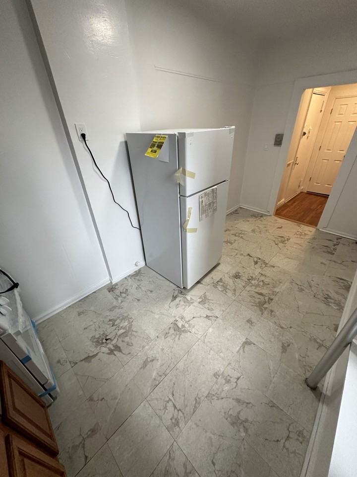 Roberts Ave - Photo 6 of 8