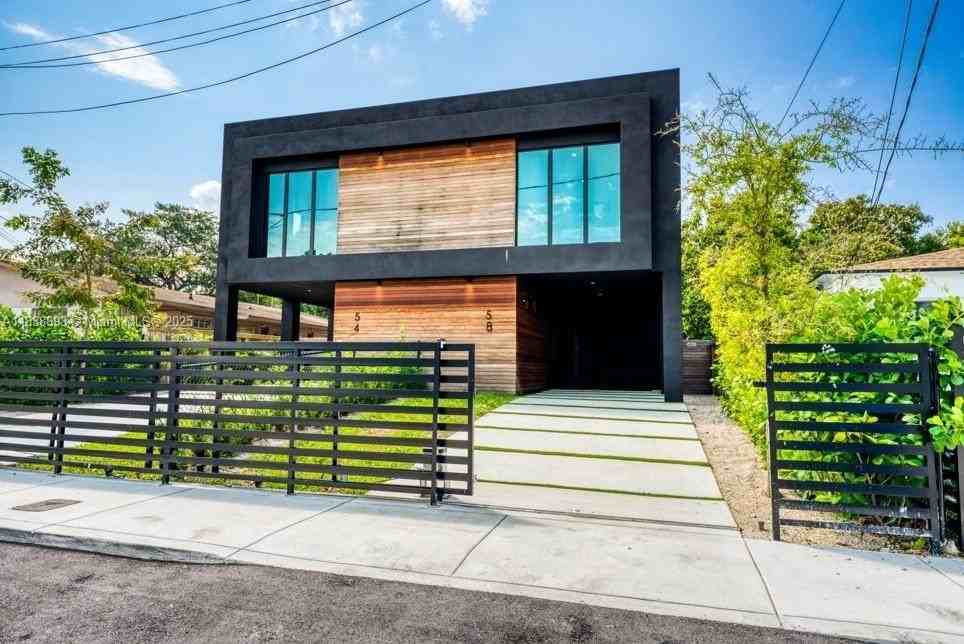 58 Nw 52nd St #58 - Photo 2 of 21