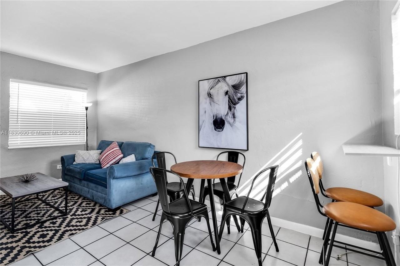 105 Sw 5th Ct #2 - Photo 4 of 11