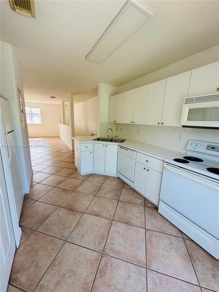 5705 Nw 109th Ave #50 - Photo 2 of 17