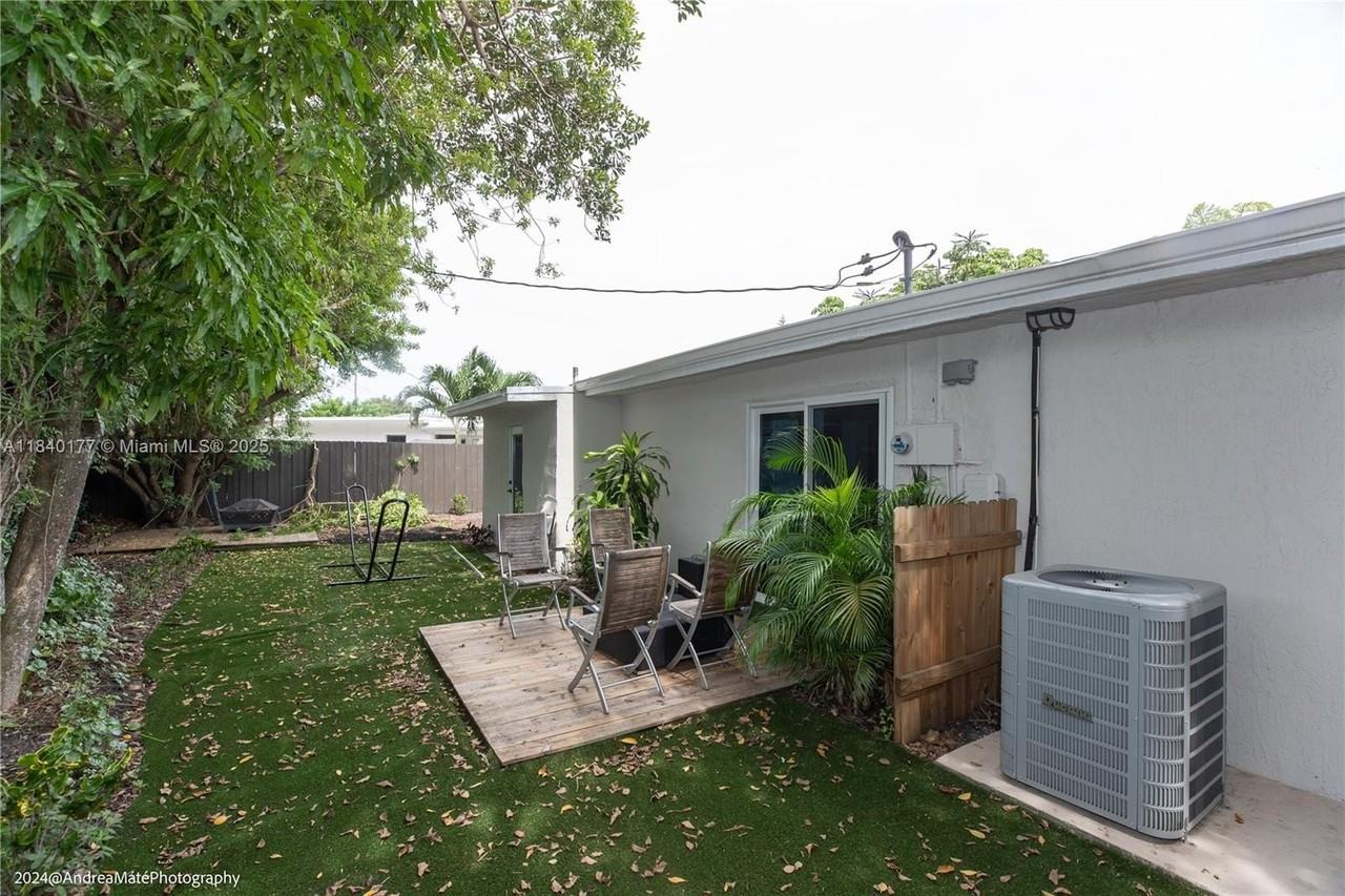 5901 Ne 4th Ave #1 - Photo 2 of 12