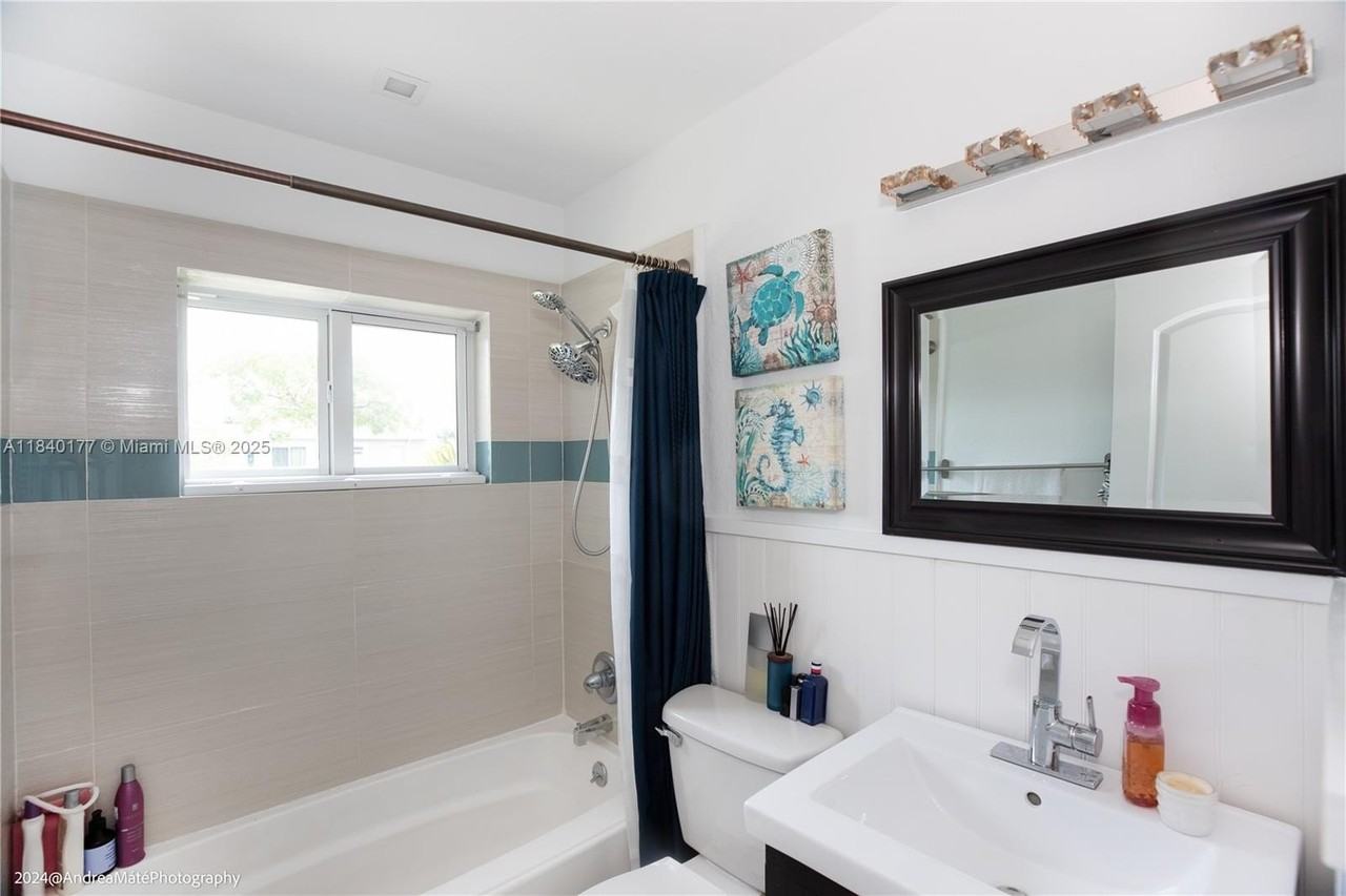 5901 Ne 4th Ave #1 - Photo 4 of 12