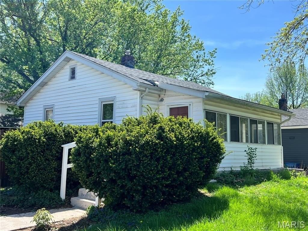 2244 Huntington Avenue - Photo 2 of 13