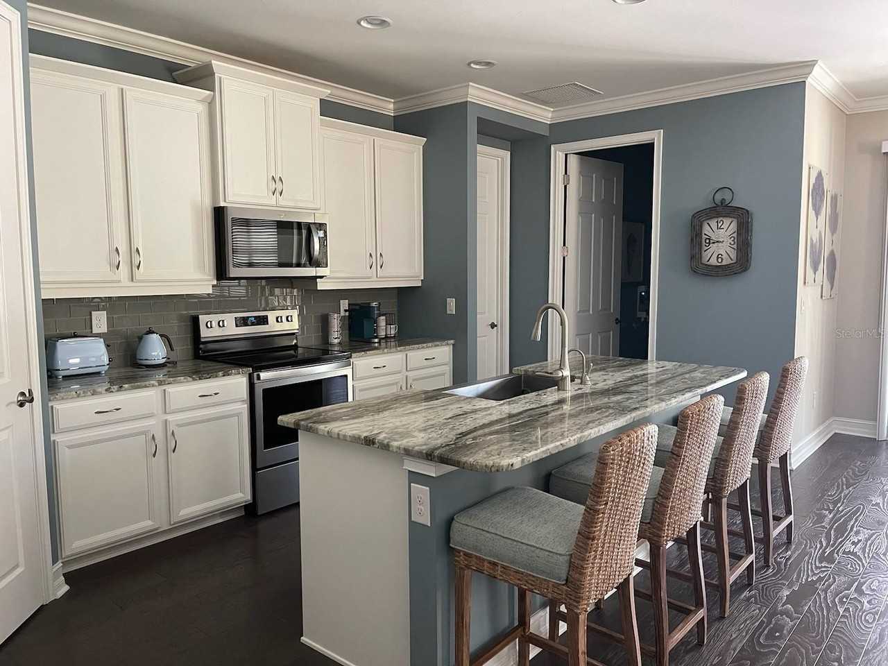 219 Maraviya Boulevard - Photo 6 of 28