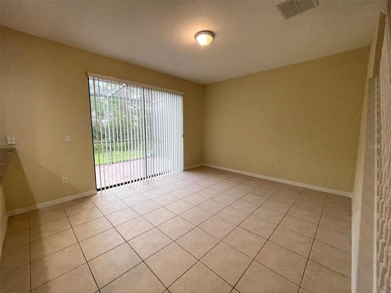 1362 Pacific Rd - Photo 5 of 25