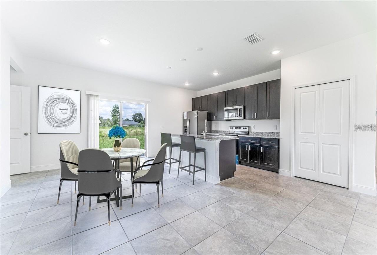 3907 Sw 152nd St - Photo 6 of 21