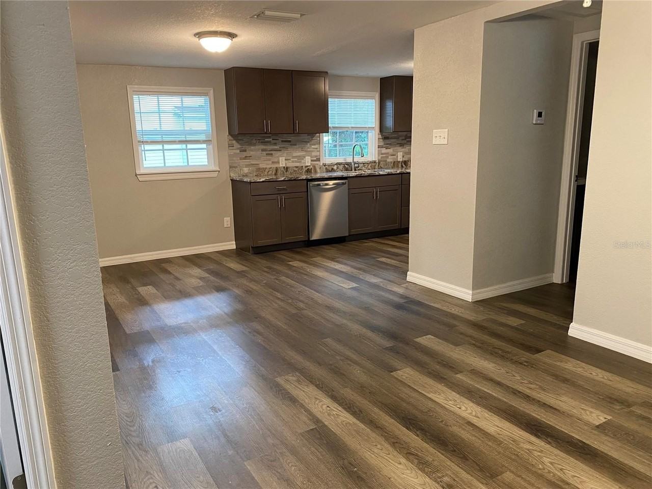 4609 5th Street - Photo 4 of 43