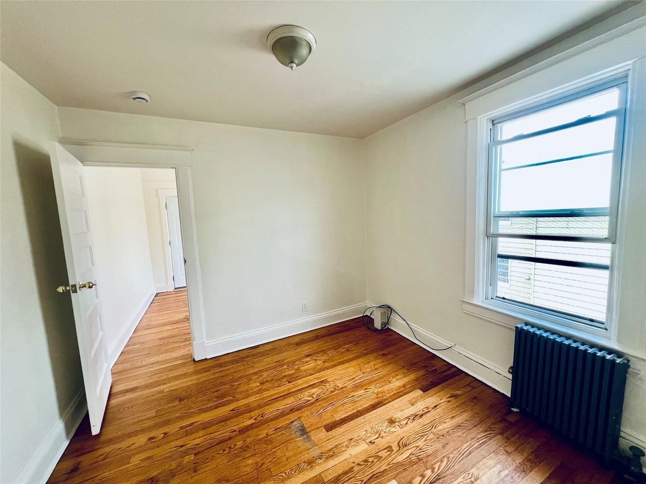 137 Lake Ave - Photo 2 of 6