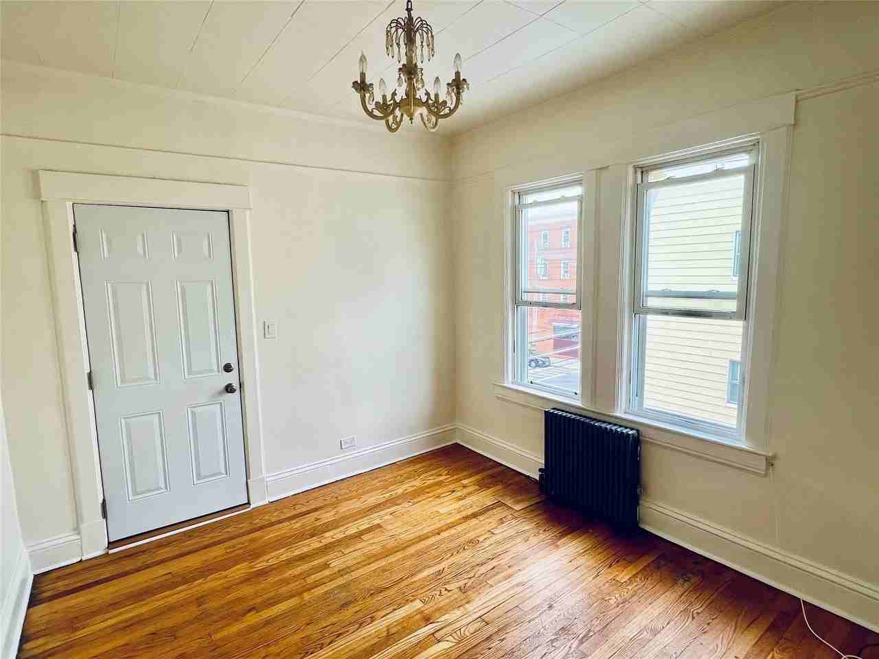 137 Lake Ave - Photo 3 of 6