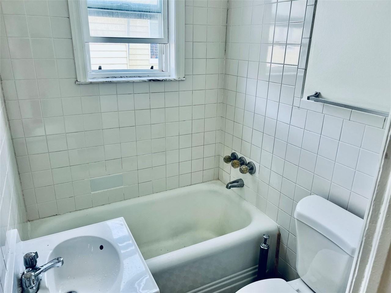 137 Lake Ave - Photo 6 of 6