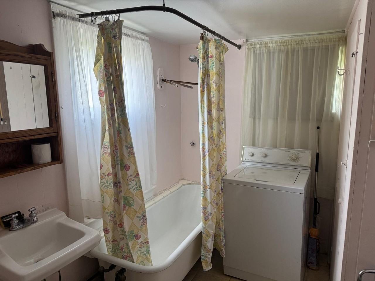 112 N 6th Ave #1 - Photo 4 of 10