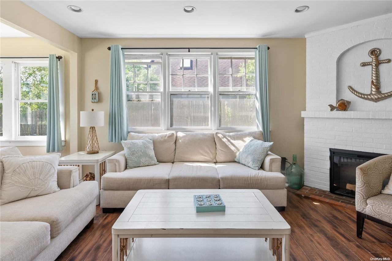 180 Cottage Walk - Photo 3 of 24