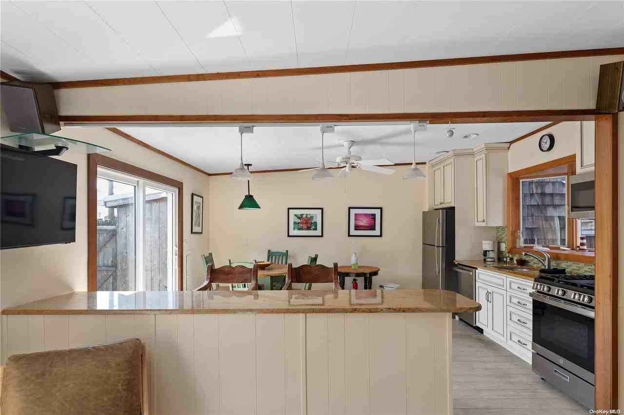 453 Dehnhoff Walk - Photo 5 of 11