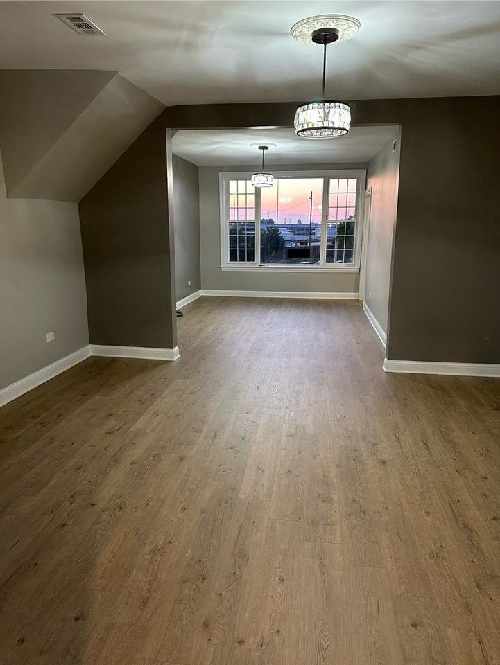 4621 S Archer Ave #3 - Photo 3 of 5