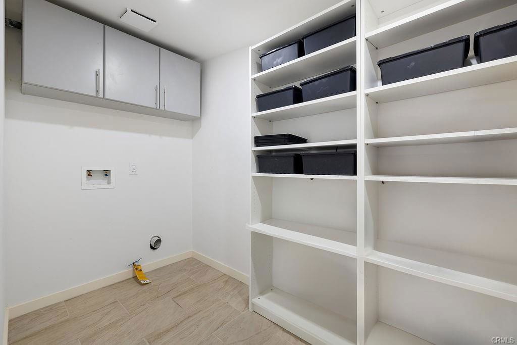 18720 Keswick St - Photo 2 of 8