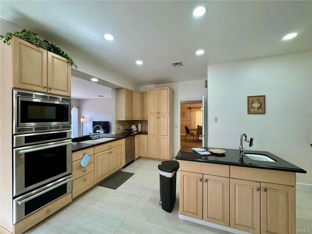 21215 Escondido St - Photo 3 of 8