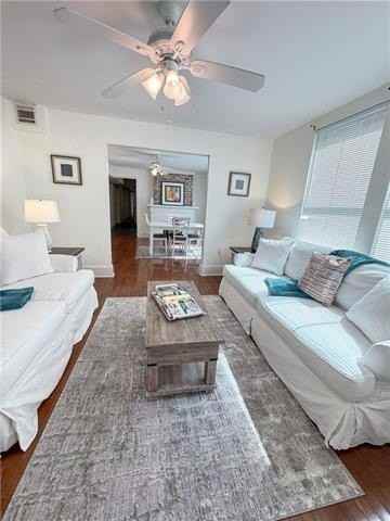 719 Louque Place #B - Photo 3 of 15