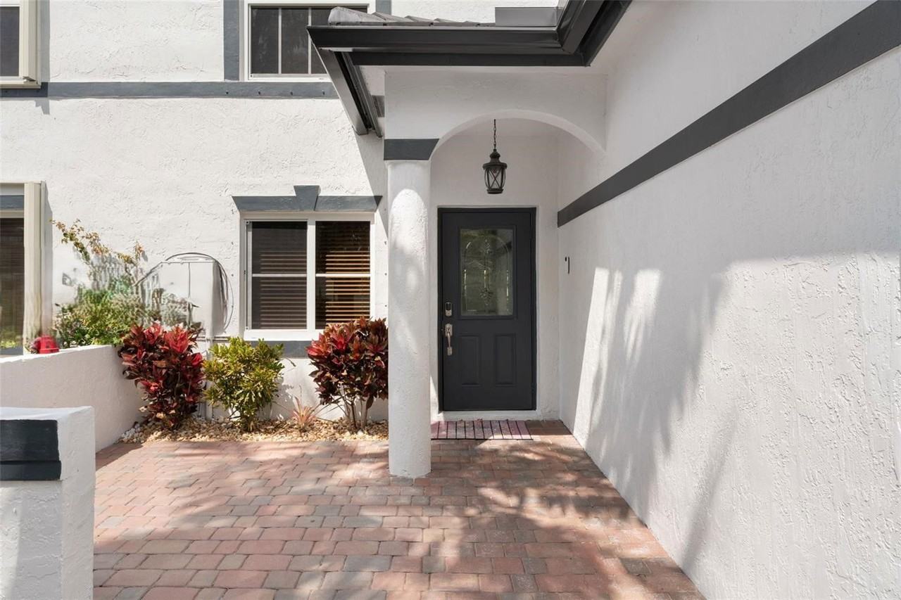 Sw 50th St - Photo 2 of 8