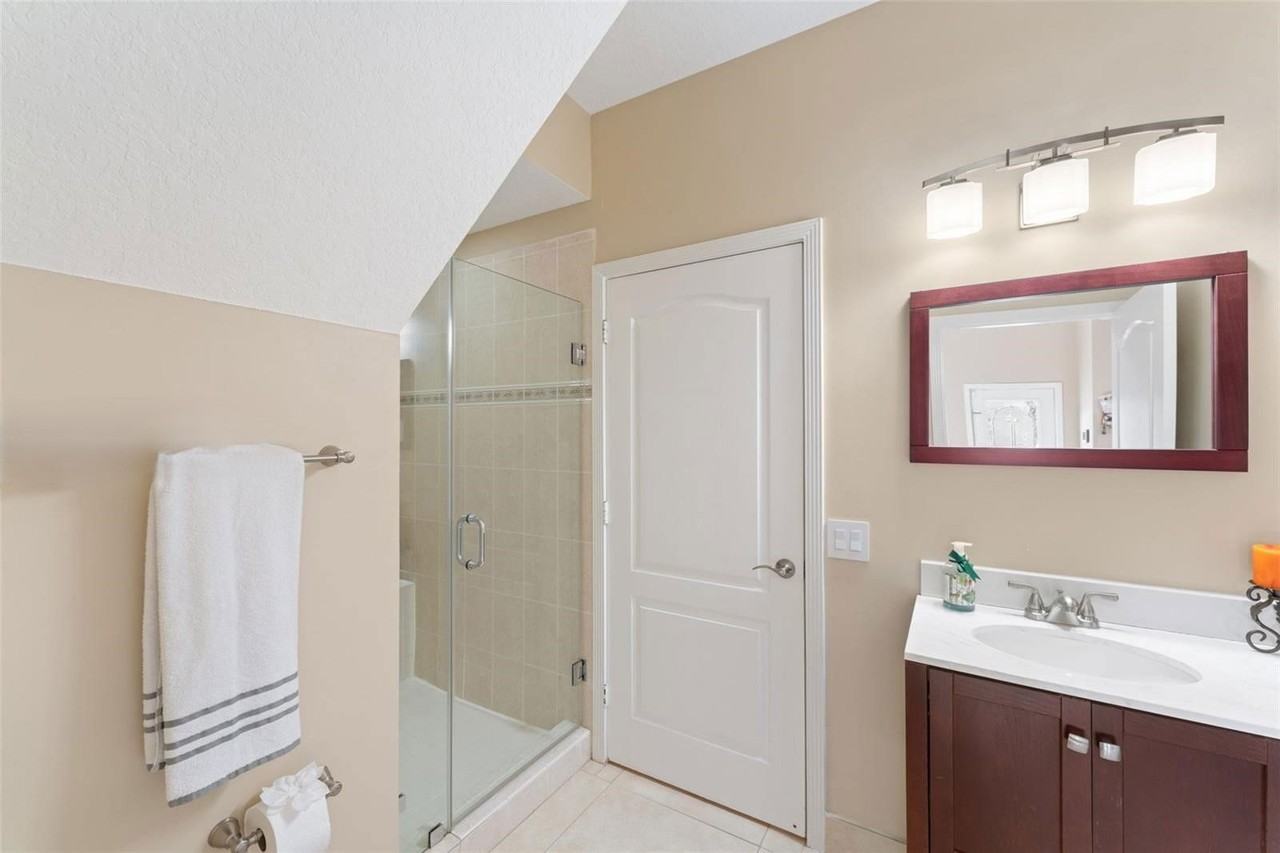 Sw 50th St - Photo 6 of 8