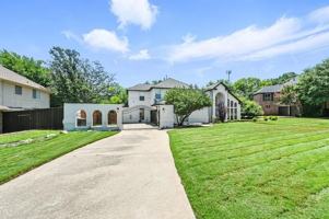 featured image of 3 Glen Eagles Ct