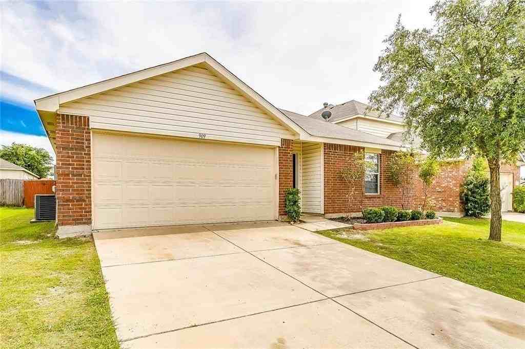 909 Poncho Lane - Photo 2 of 27