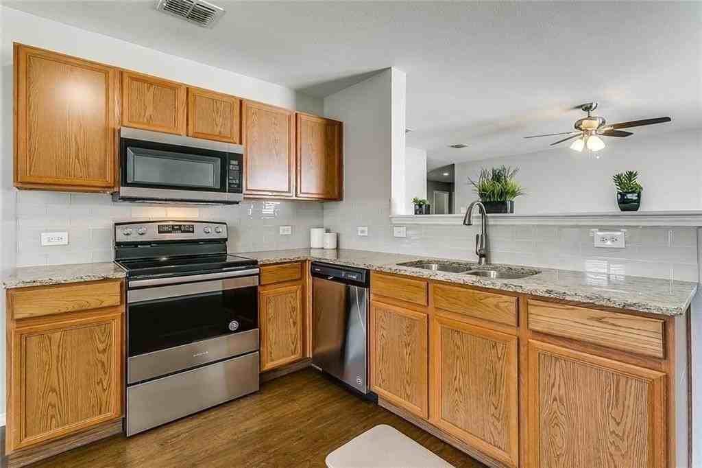 909 Poncho Lane - Photo 3 of 27