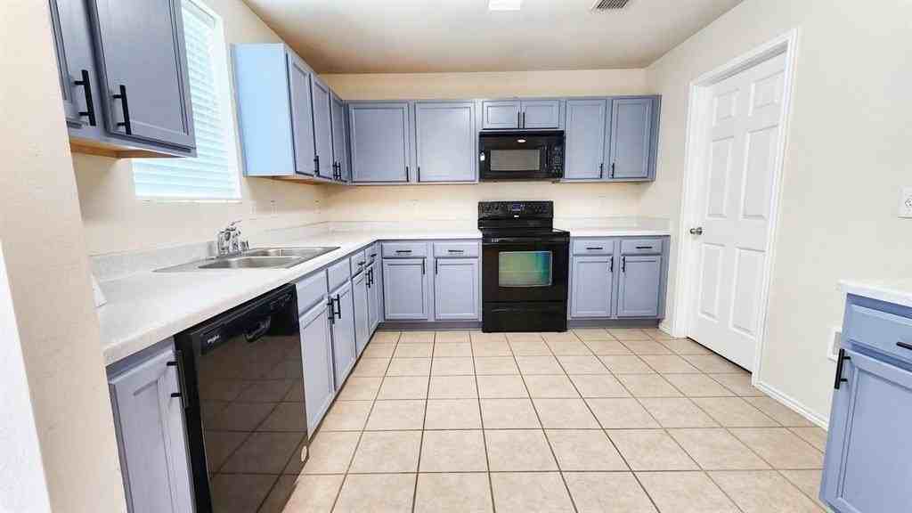 12828 Cedar Hollow Dr - Photo 2 of 17