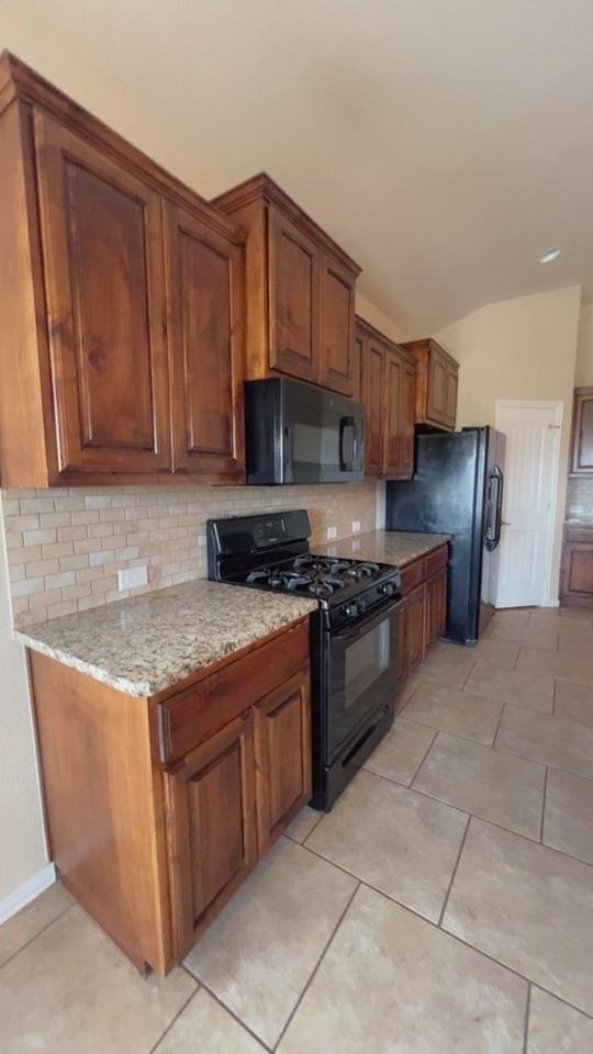 1110 Cerrillos Avenue - Photo 6 of 23